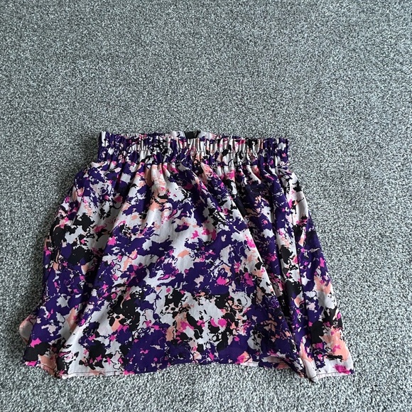 ❤️2/20- Dynamite Floral Patterned Skirt - Picture 2 of 3